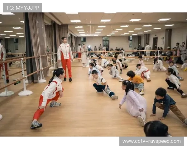 通过学校体育课程引入空手道项目促进青少年体质提升与全面发展